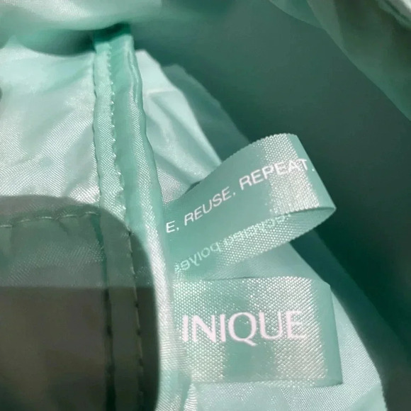 Clinique Ombré Green Polyester Cosmetics Makeup Bag - Picture 6 of 8